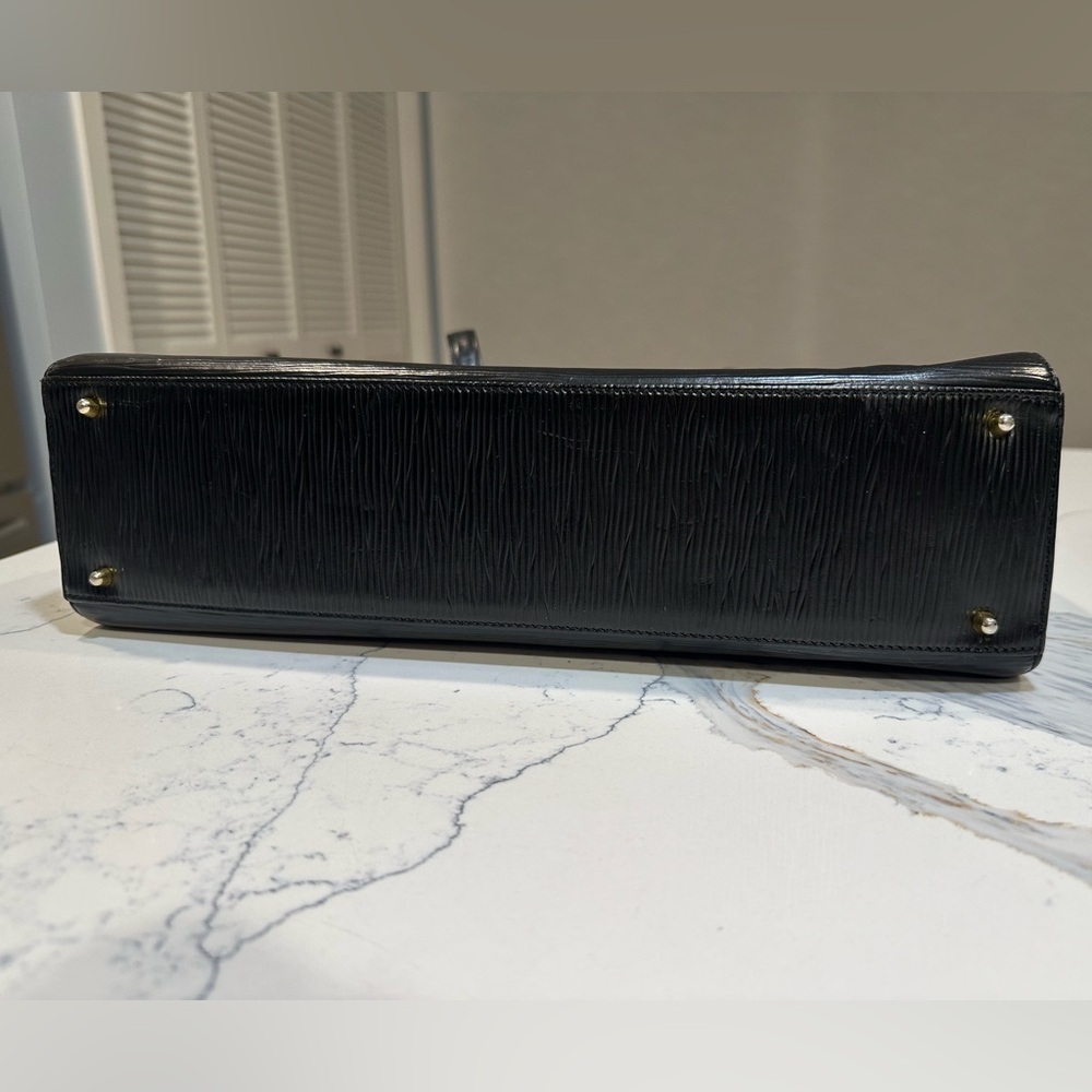 Valentino Garavani Purse with Dust Bag - Picture 9 of 16